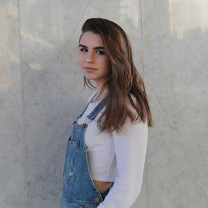 Meet your Posher, Andrea